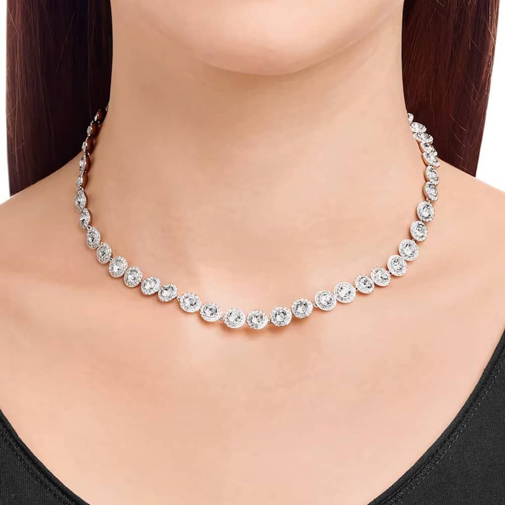 Đá Swarovski có giá bao nhiêu? Có nên mua không?