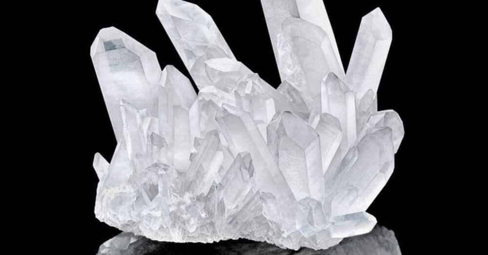 Đá thạch anh trắng (White Quartz Stone)