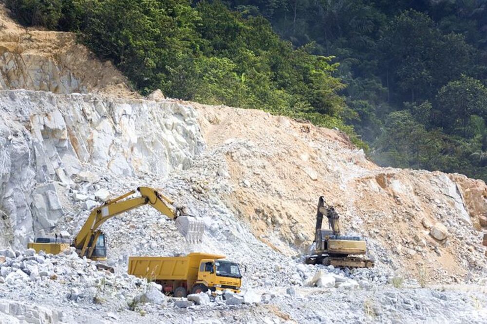 Những thách thức trong khai thác đá quý tại Việt Nam