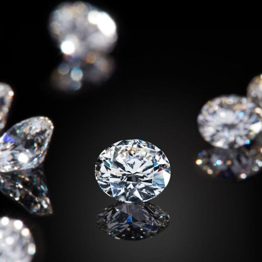 Đá Moissanite là gì?