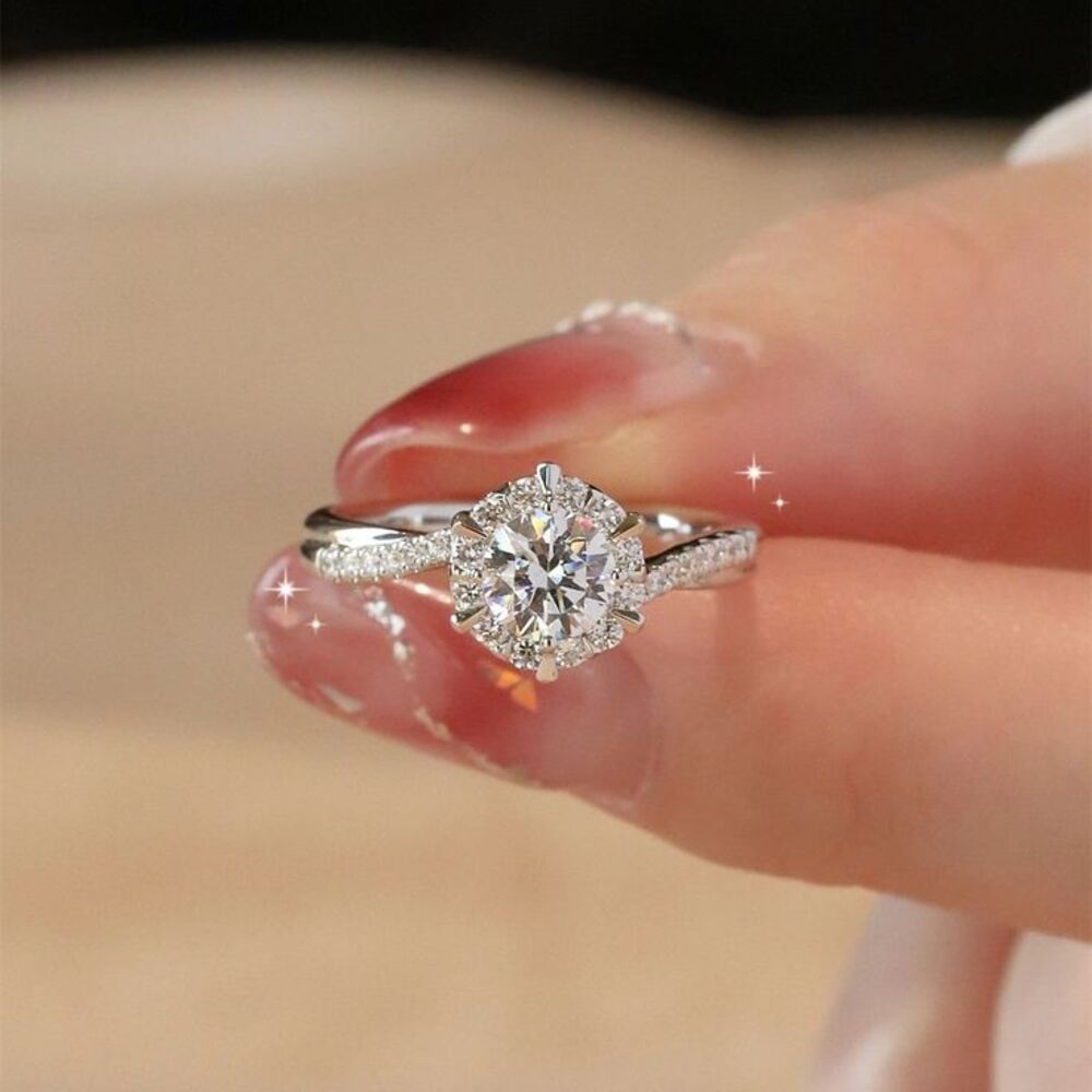 Nên chọn đá CZ hay Moissanite?