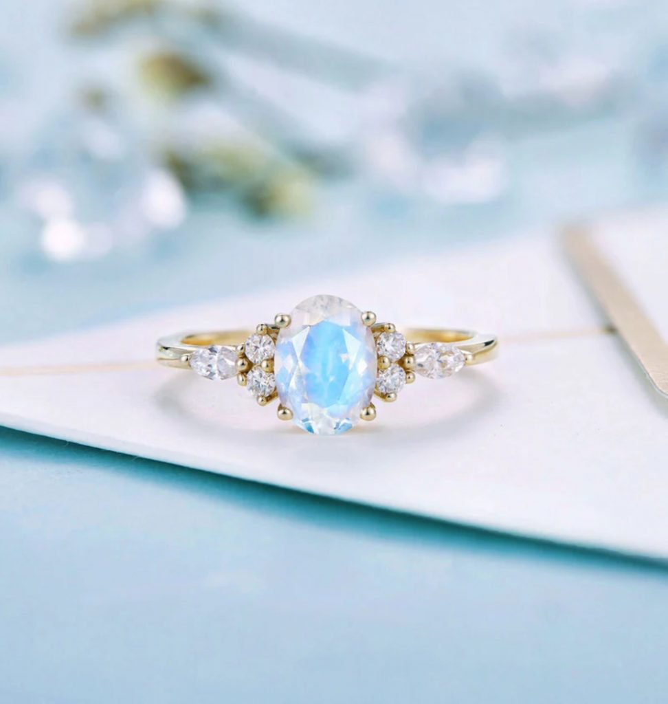 Các dòng trang sức đá mặt trăng