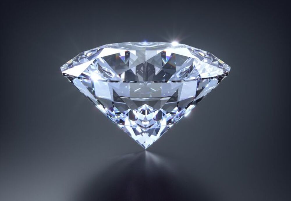 Moissanite có phải là kim cương nhân tạo không?