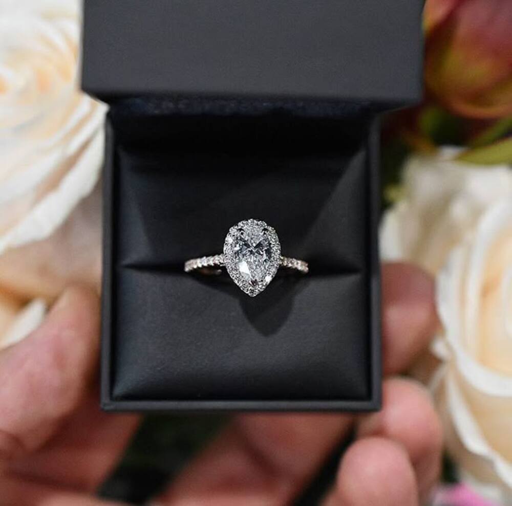 Moissanite có phù hợp làm nhẫn cưới hay không?