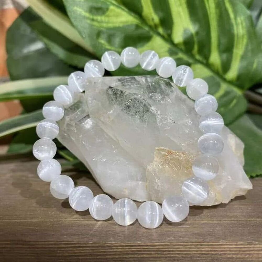 Trang sức đá Selenite
