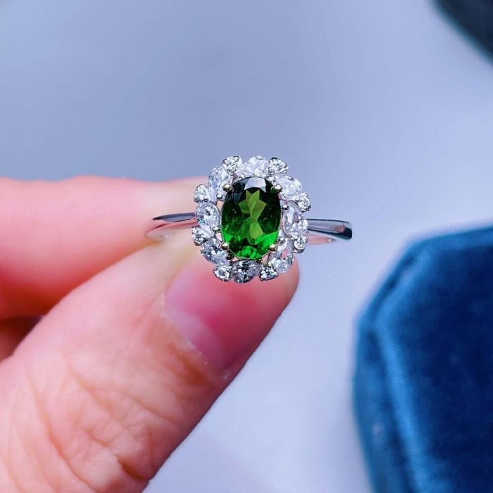 Đá Diopside hợp mệnh gì? Cách chọn đá Diopside hợp mệnh